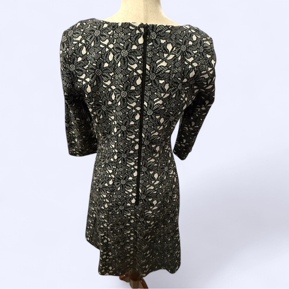 TAYLOR | Black and White Floral Pattern Dress Size 10 - Picture 2 of 3